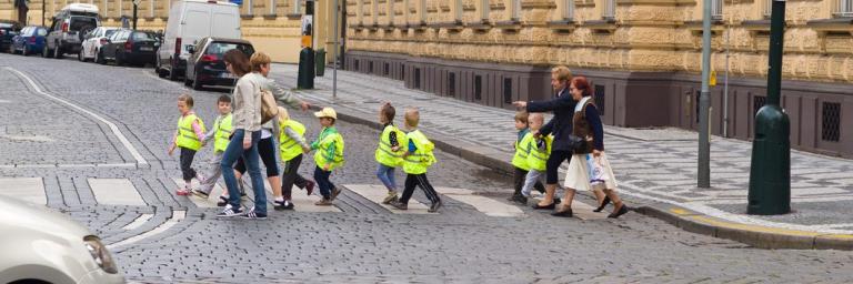 Une classe de CP en garde à vue pour port du gilet jaune