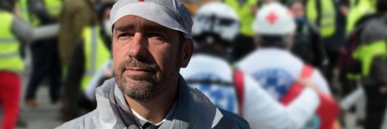 Gilets Jaunes : Castaner devient "Street Medic"