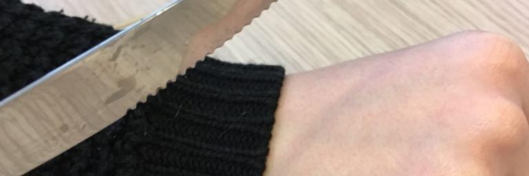 De peur d'une contamination au Coronavirus il préfère se couper les mains