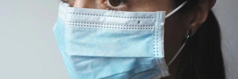 Les autorités ont menti sur l'inutilité des masques pour une bonne cause