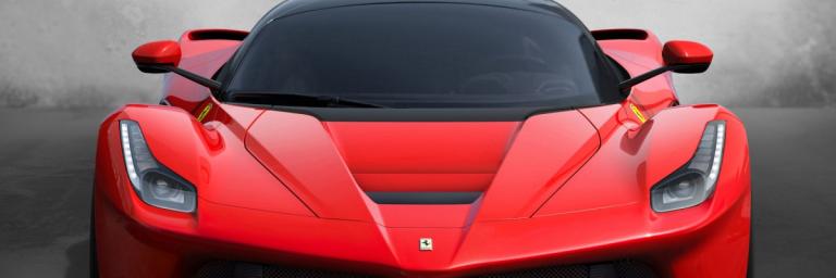 Il profite du confinement pour se filmer avec sa Ferrari à 372 km/h